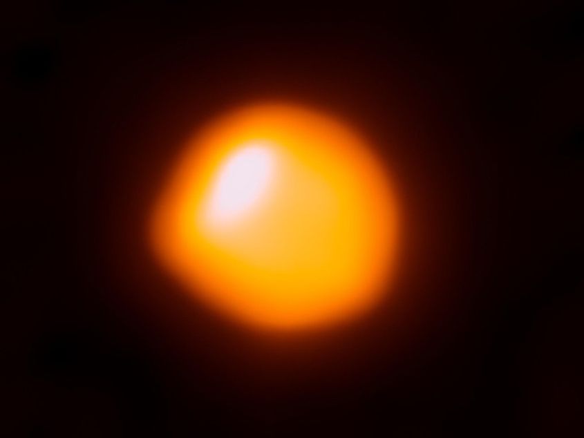 High-resolution image of the red supergiant star Betelgeuse
