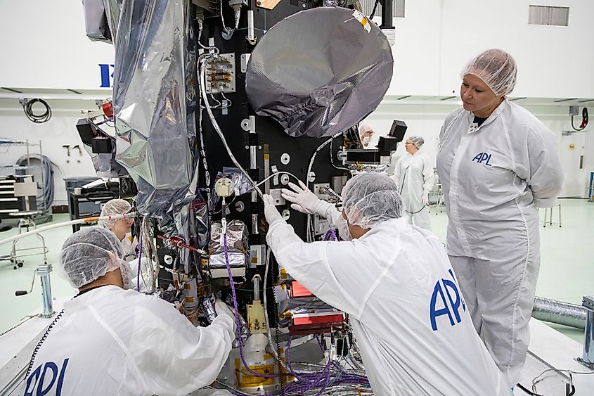 Parker Probe Assembly. Credit: Credits: NASA/Johns Hopkins APL/Ed Whitman, Public domain, via Wikimedia Commons