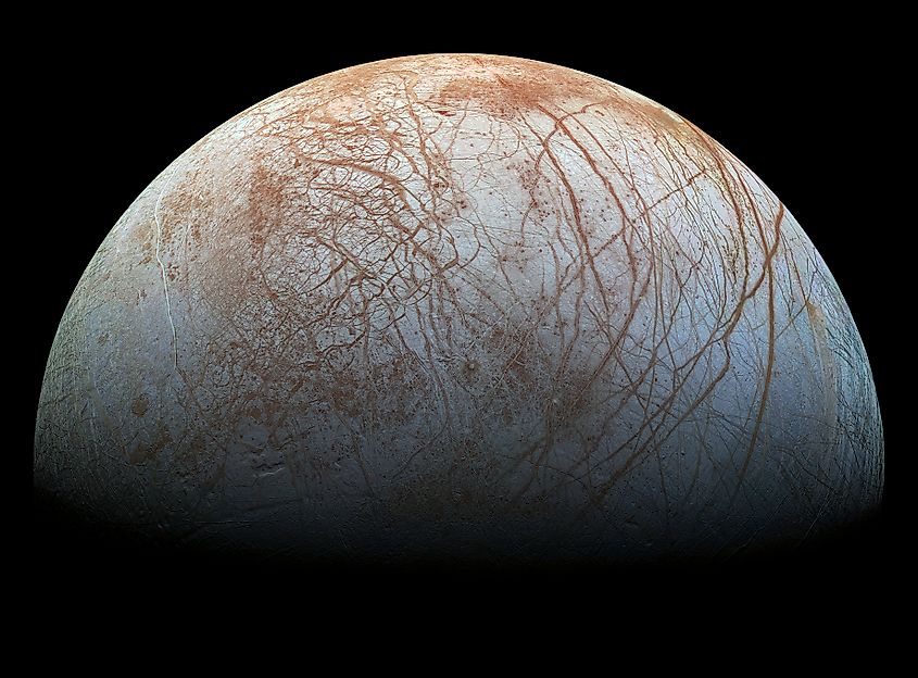  Mosaic of Jupiter's moon Europa, showing the surface geology in realistic color. (NASA / Jet Propulsion Lab-Caltech / SETI Institute, Public domain, via Wikimedia Commons)